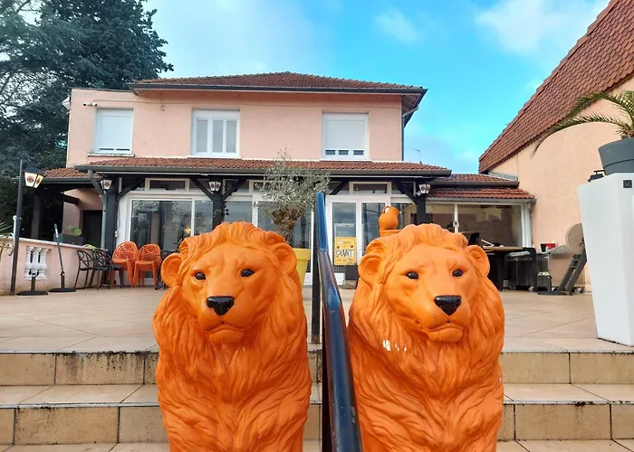 O9 Marches Hotell Rillieux-la-Pape